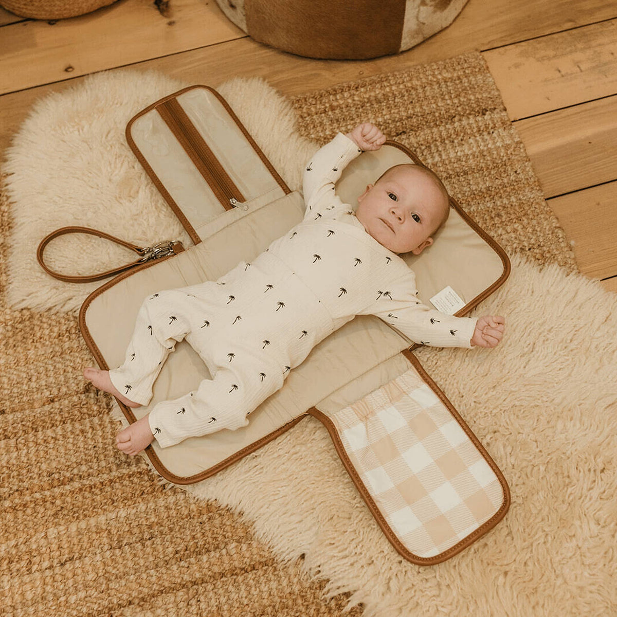 OiOi - Change Mat Clutch - Beige Gingham
