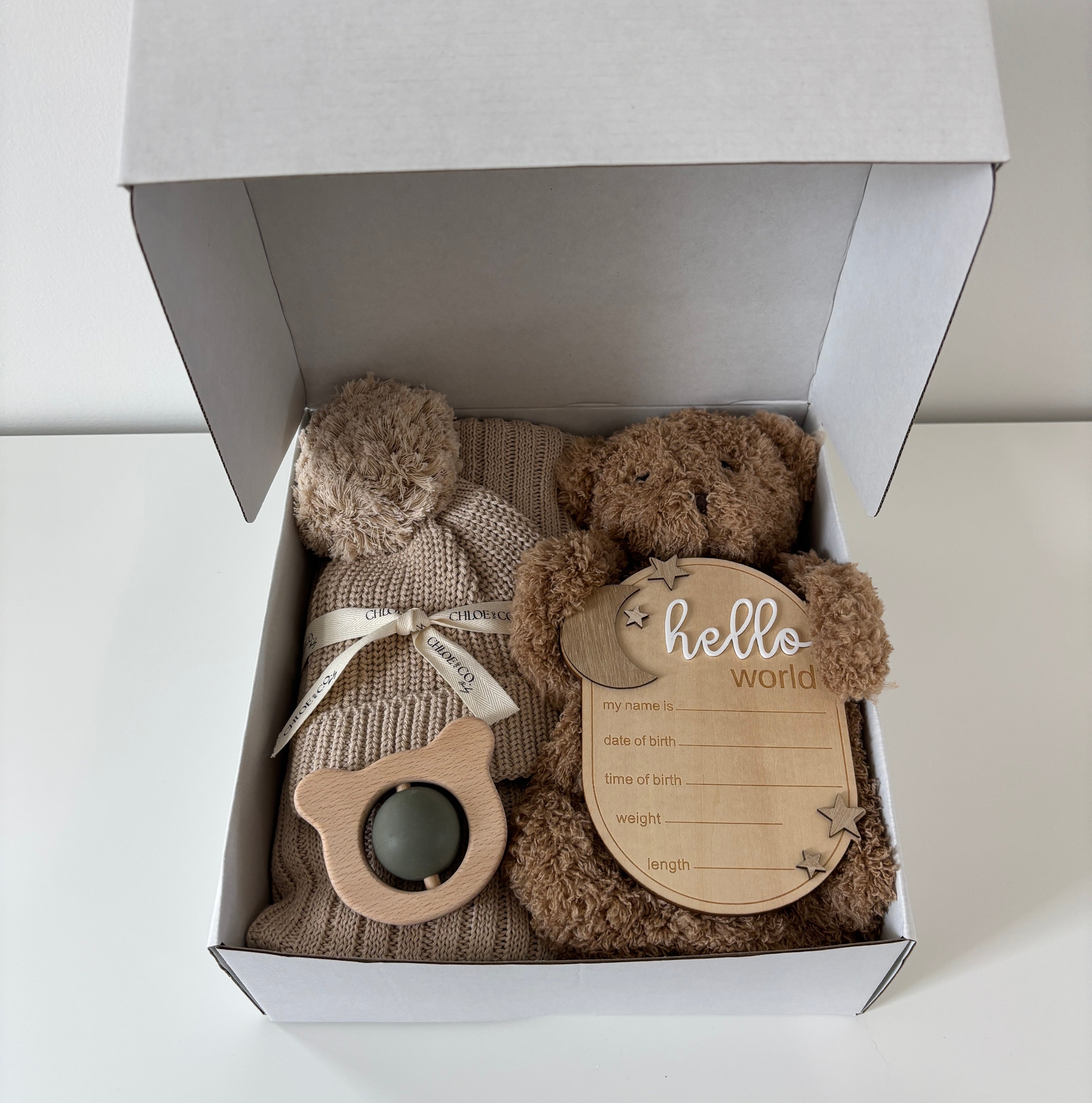 Deluxe Baby Gift Box (Neutral/Beige)